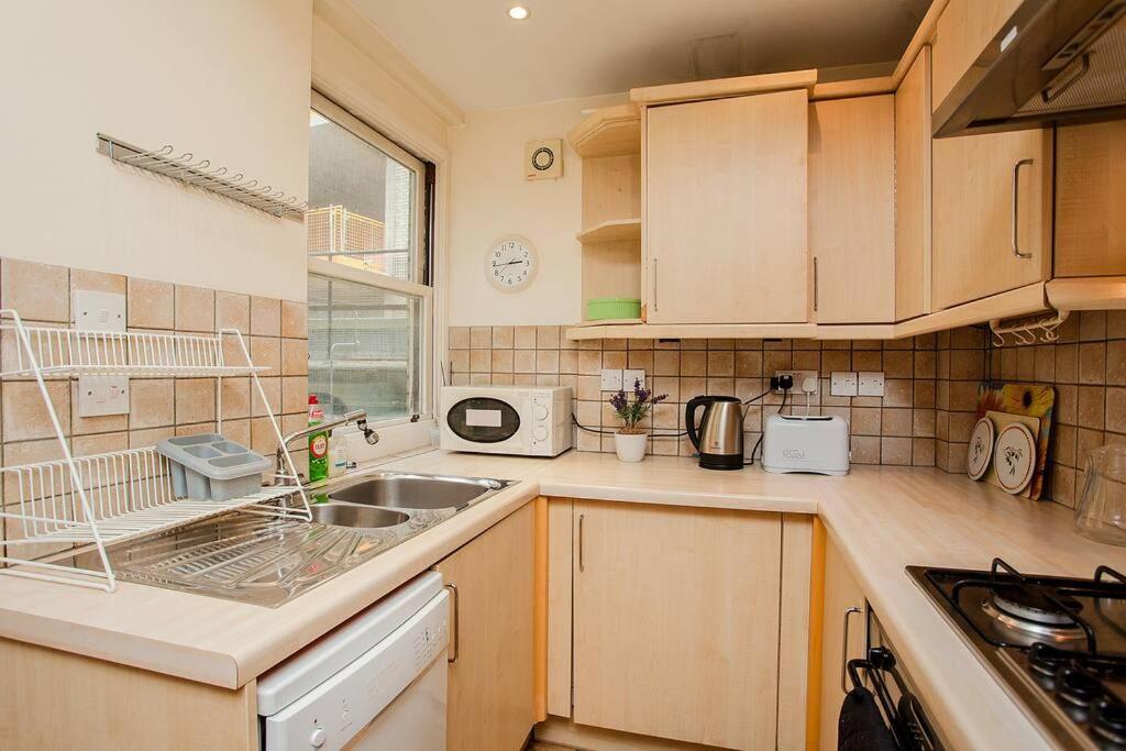 Bright 2 Bedroom Flat In Central Лондон Экстерьер фото